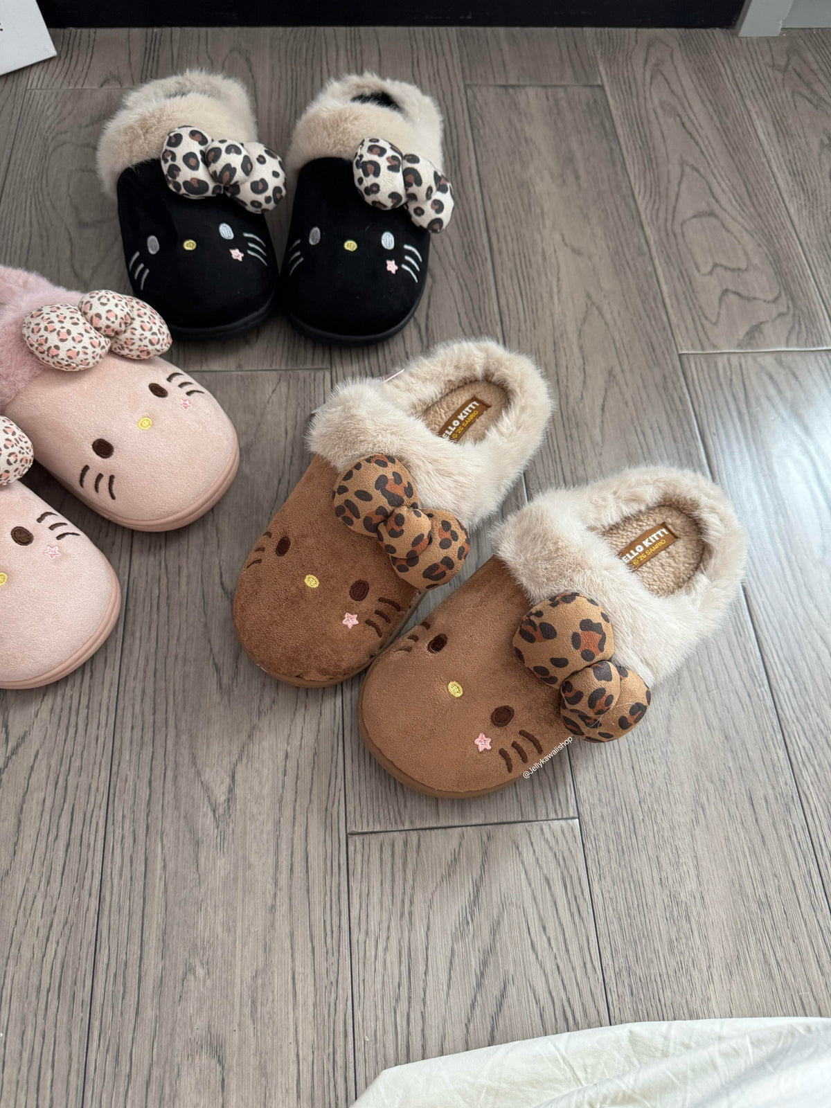 Hello Kitty Leopard Print Bow Fuzzy Slippers
