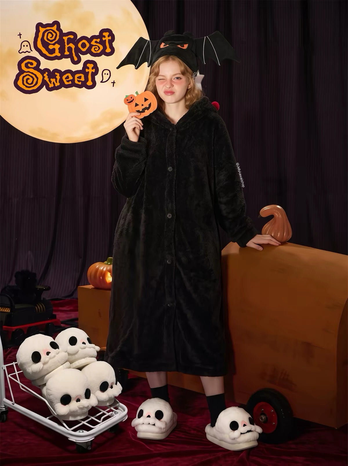 White Skull Ghost Halloween Plush Slippers