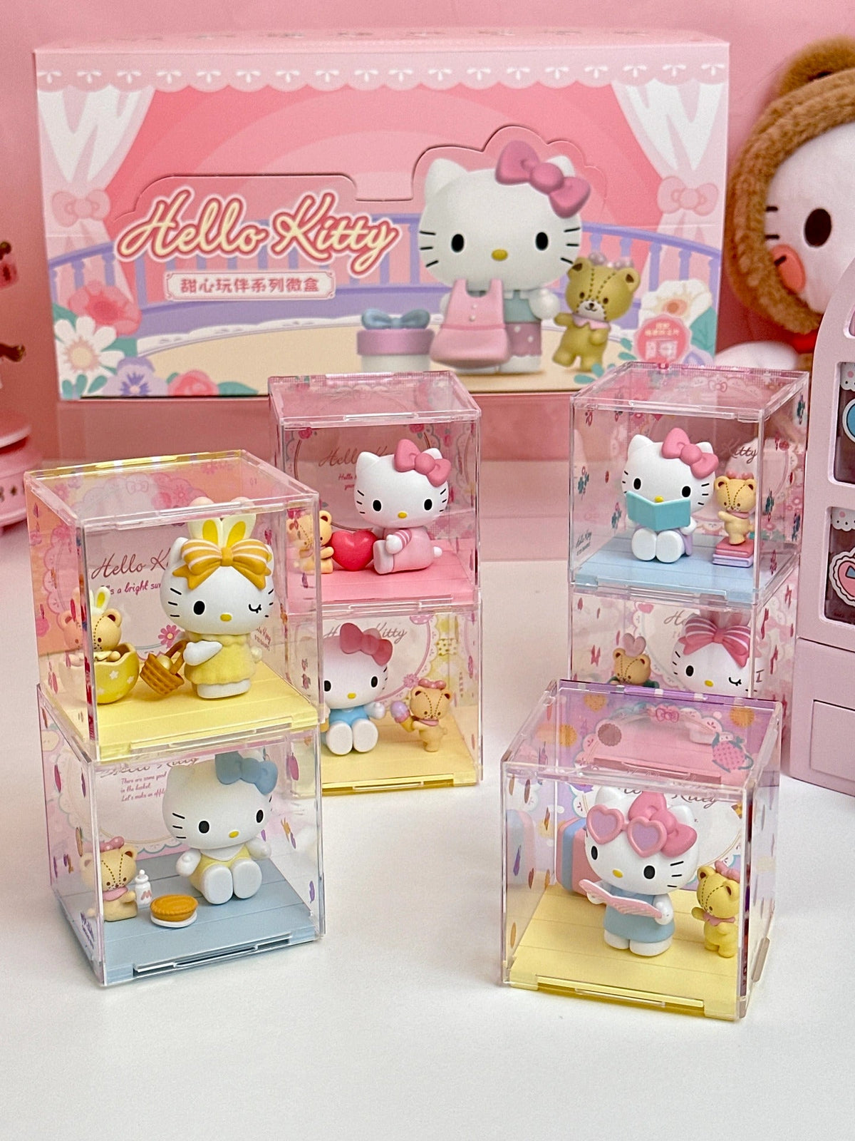Hellokitty Sweetheart Playmates Blind Box Figures