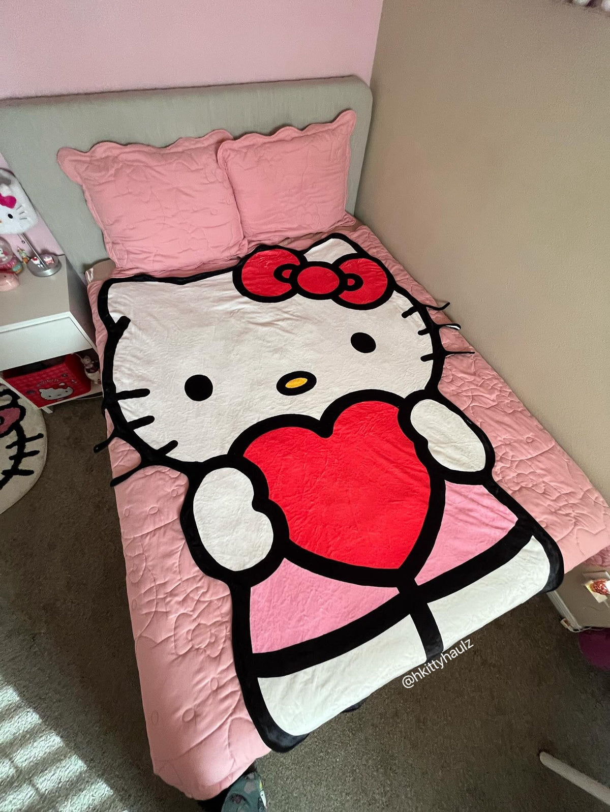 KT Valentine Shape Flannel  Blanket