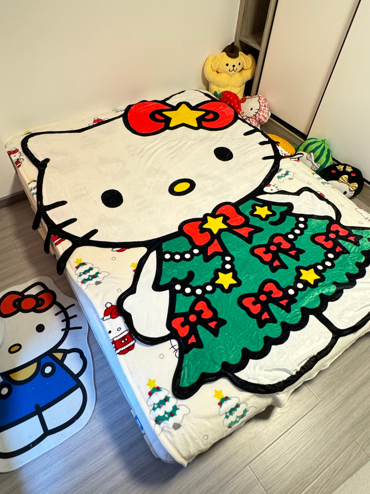 KT Shape Christmas Blanket Flannel Throw Blanket Cute Blanket Lightweight Soft Cozy for Bed Kids Adult Womens Gifts for Christmas |Thicker Version