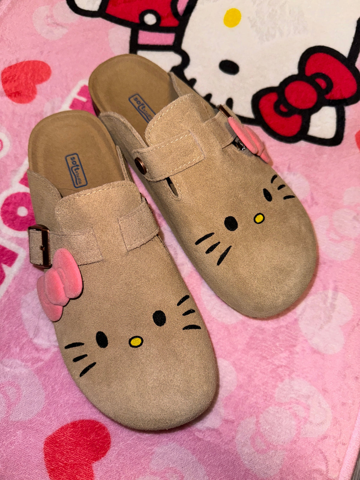 Hellokitty Suede Clogs Potato Shoes with Arch Support