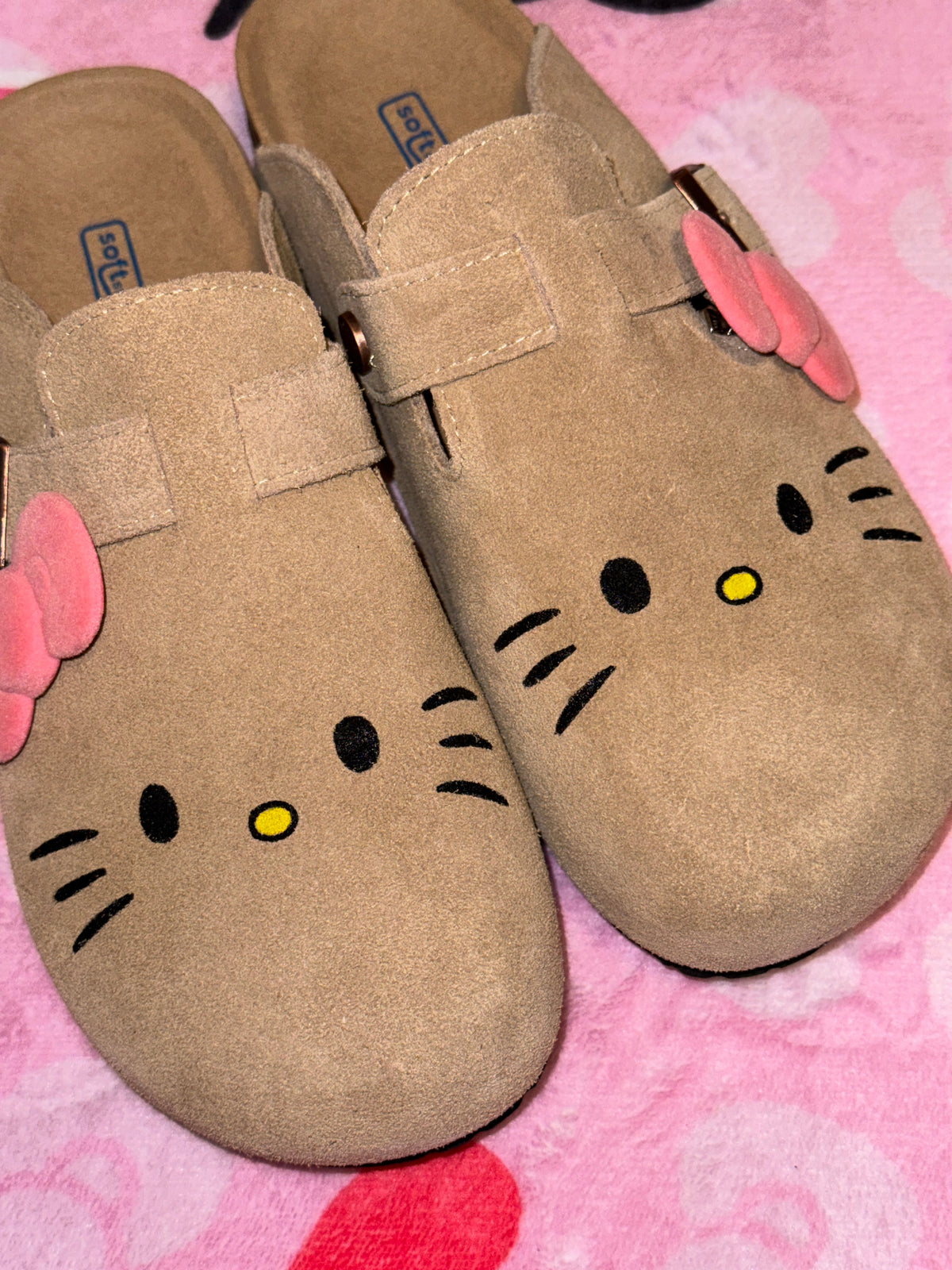 Hellokitty Suede Clogs Potato Shoes with Arch Support