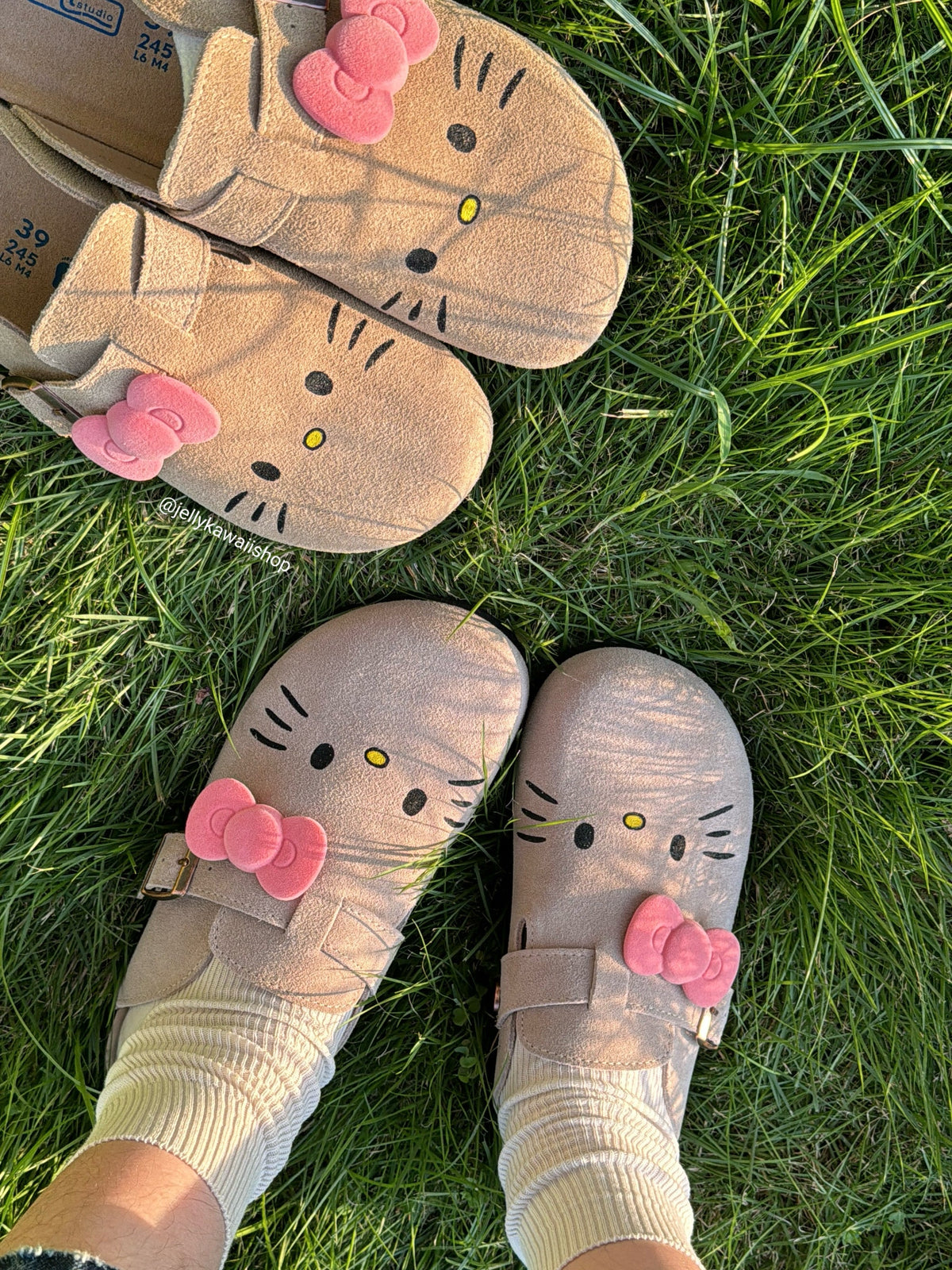 Hellokitty Suede Clogs Potato Shoes with Arch Support