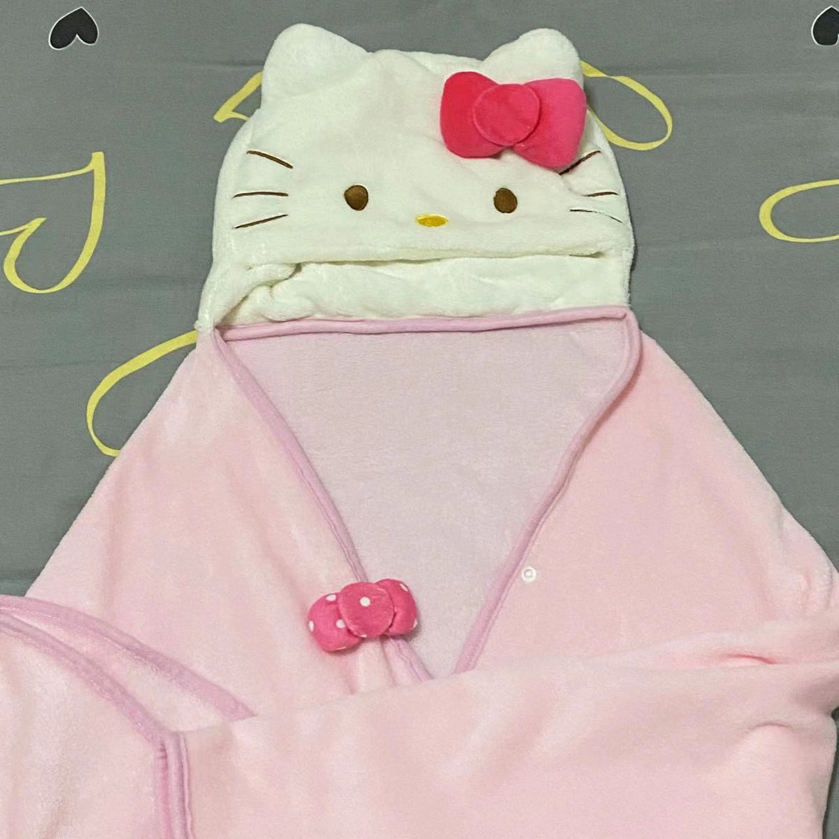 Hellokitty Wearable Hooded Blanket