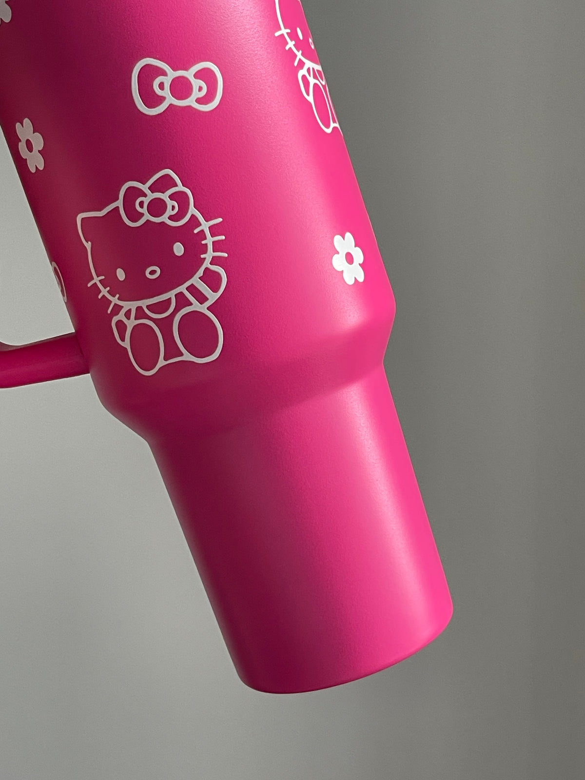 SipSweetie｜Hellokitty In-Car Insulated Cup 1200 ml Tumbler with Handle Stainless Steel Insulated Cup with Lid #0025