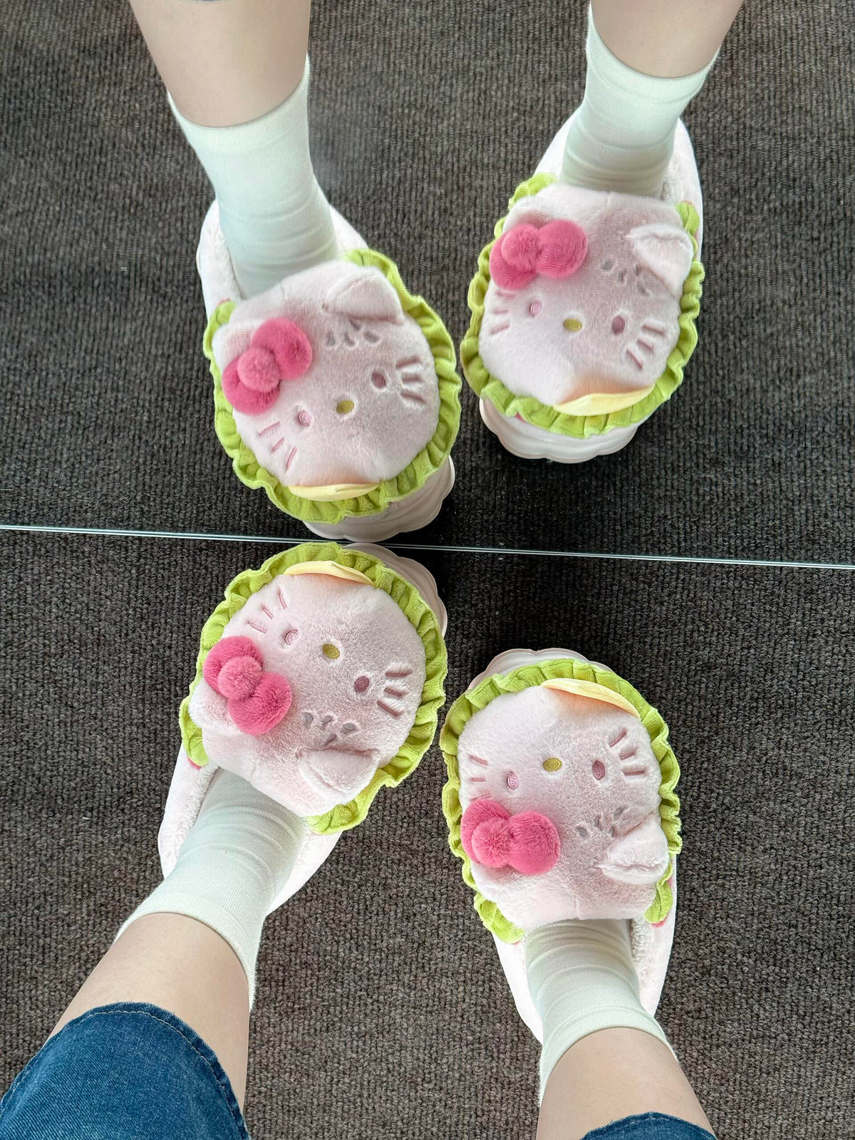 Hellokitty Hamburger Shape Slippers Fluffy Shoes