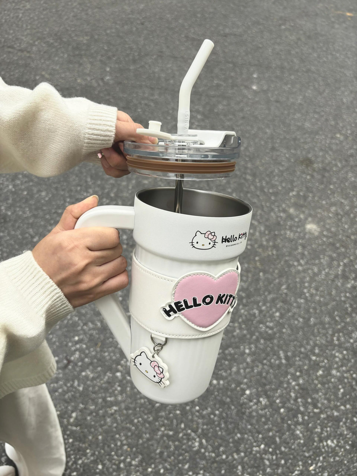 Sanrio 40 oz Tumbler with Handle & Carrier Bag