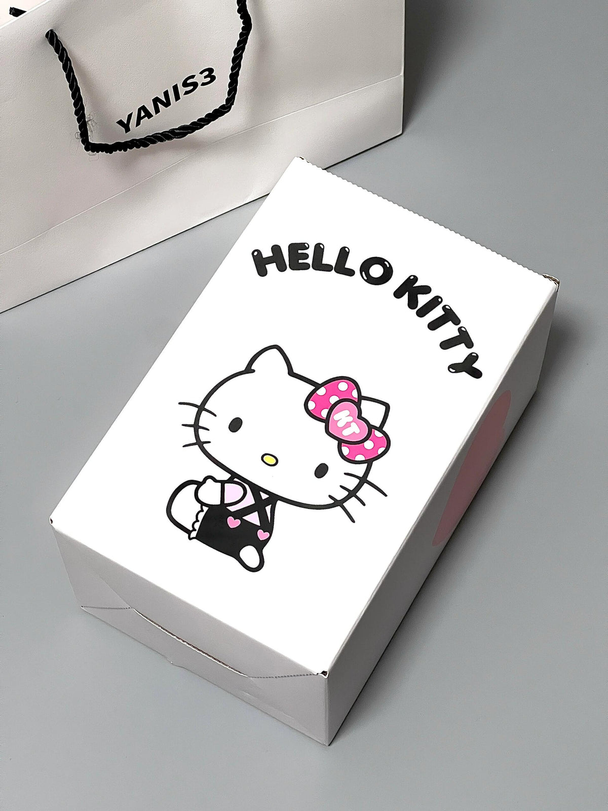 Sanrio 40 oz Tumbler with Handle & Carrier Bag
