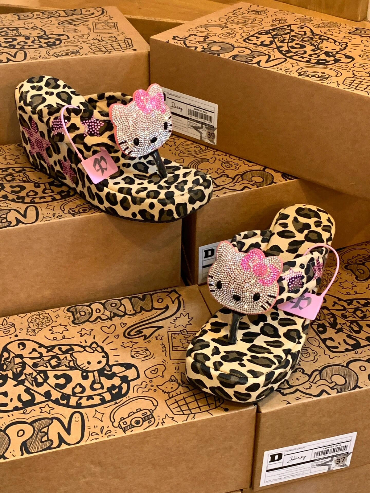 Hellokitty Handmade Rhinestone Leopard Print Paltfrom Sandals Flip Flops