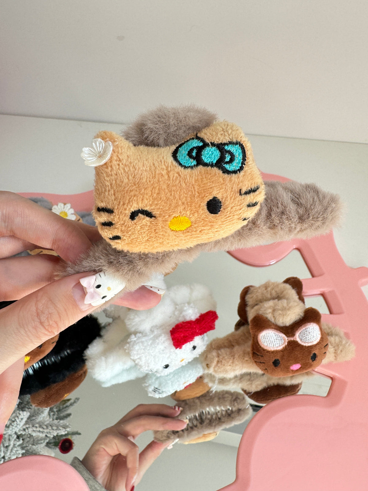 Hellokitty Plush Claw Clip  Cute Hair Clips for Women Girls(1 Pcs)